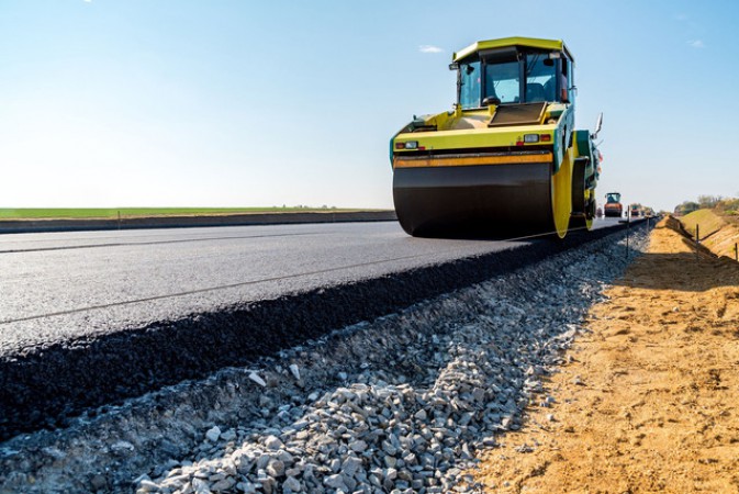 Prezident yol tikintisinə 4,1 milyon manat ayırdı